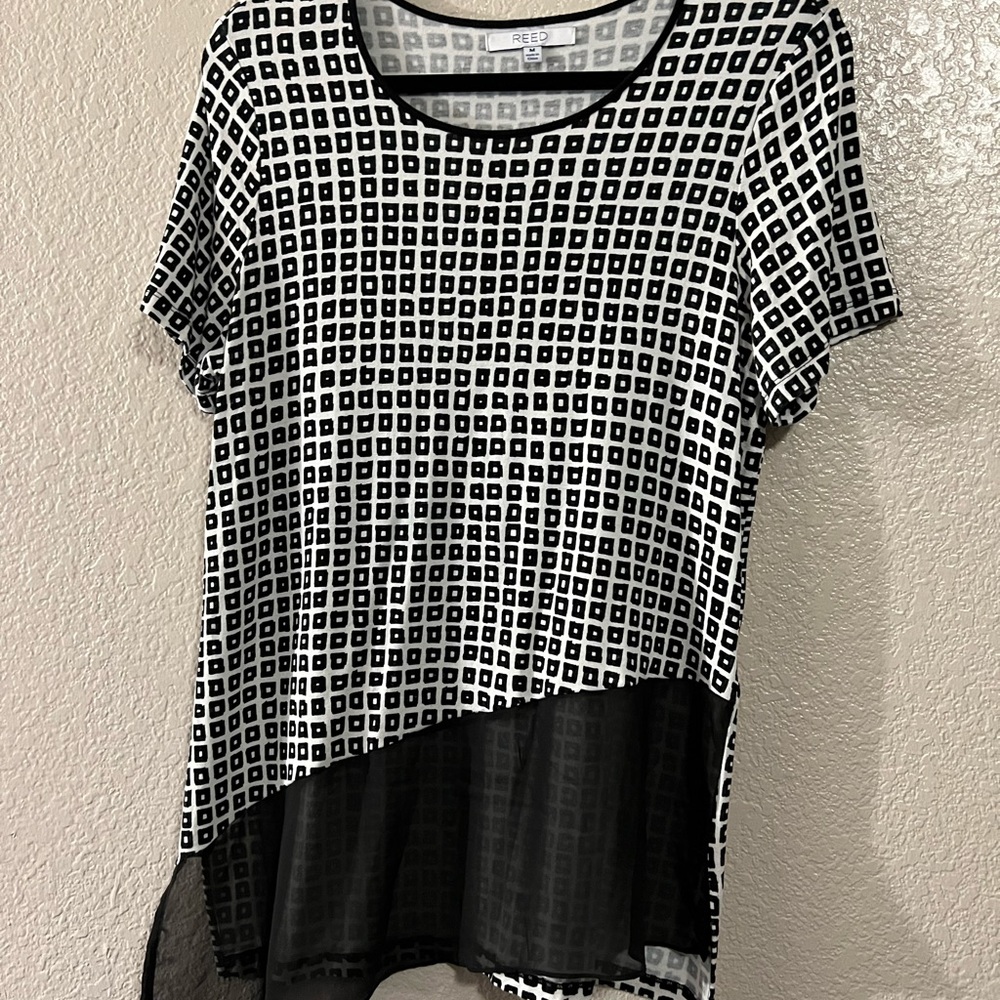 🎄 3 for $10 Reed Asymmetrical black/white top/blouse  M Gently worn